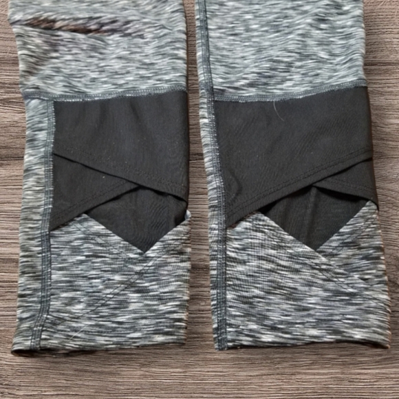 ALL IN MOTION GIRLS GRAY & BLK LEGGINGS SZ-XXL(18) - Picture 5 of 7